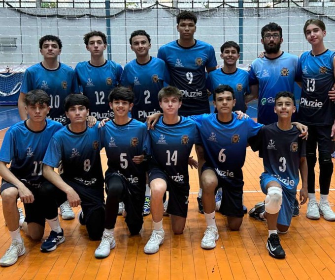 ALSEC VENCE SANTA GERTRUDES E SEGUE NA LIDERANÇA DO CAMPEONATO MAPA VÔLEI DE FORMAÇÃO