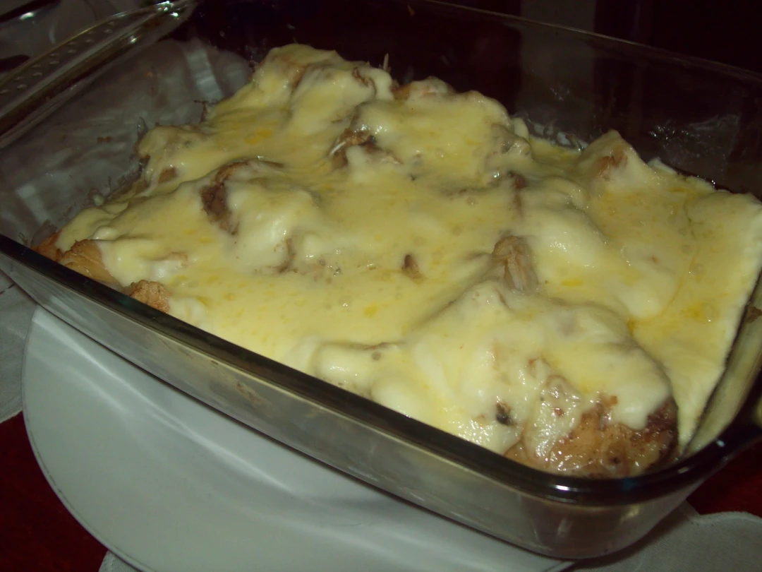 FILÉ DE PEIXE AO MOLHO BRANCO