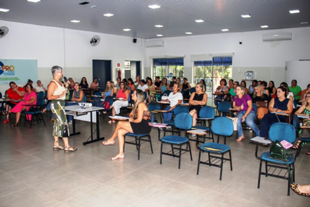 MOVIMENTO DE FORMAÇÃO DA REDE MUNICIPAL DE ENSINO REÚNE GESTORES E COORDENADORES PEDAGÓGICOS