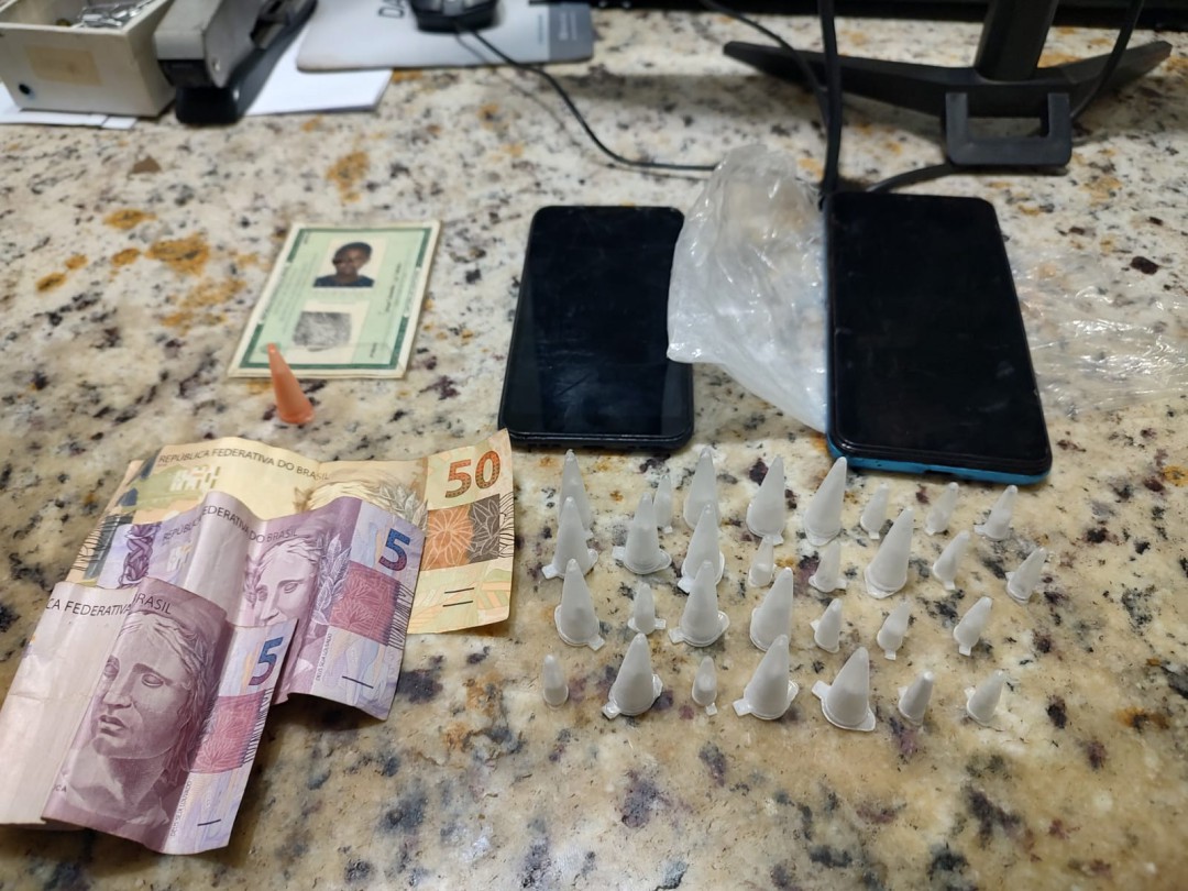 FLAGRANTE DE TRÁFICO DE DROGAS DE 27/09/2024