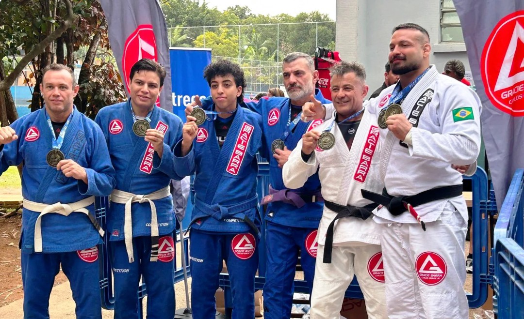 GRACIE BARRA LEME CONQUISTA CINCO TÍTULOS EM COMPETIÇÃO DA COMPNET SÃO PAULO