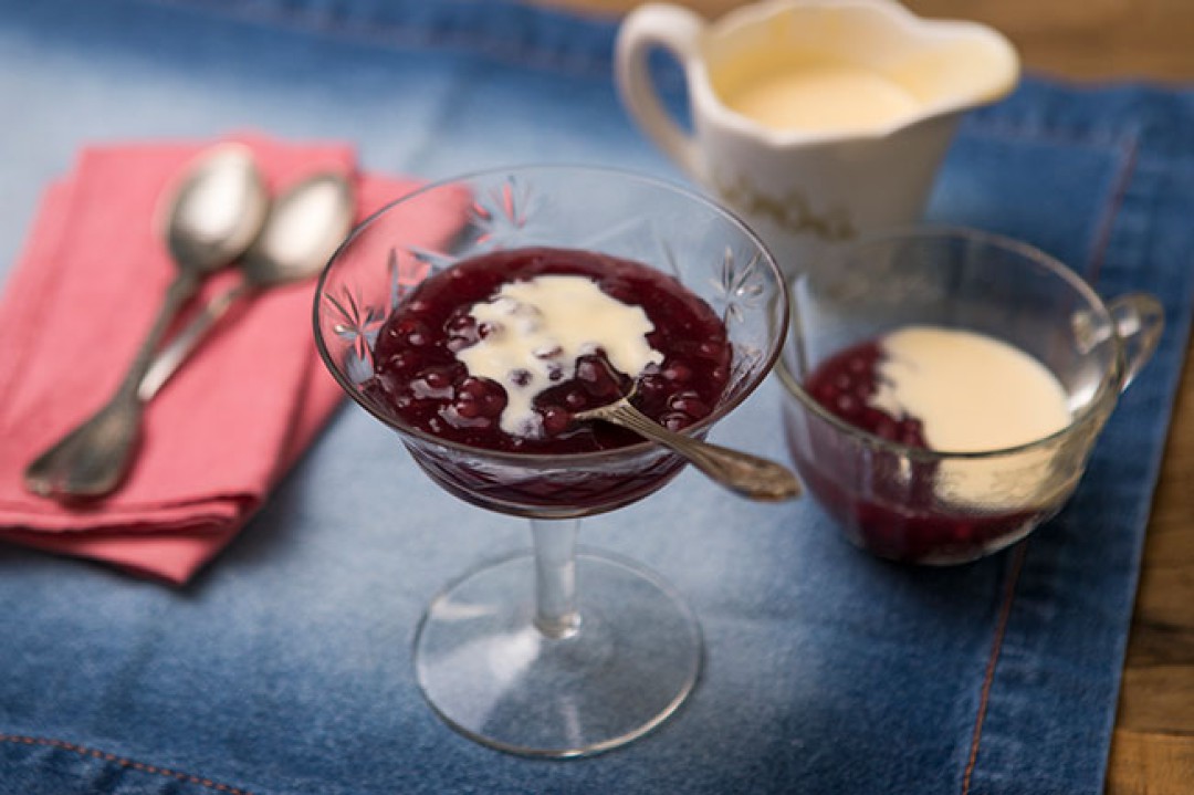 Sagu de vinho com creme