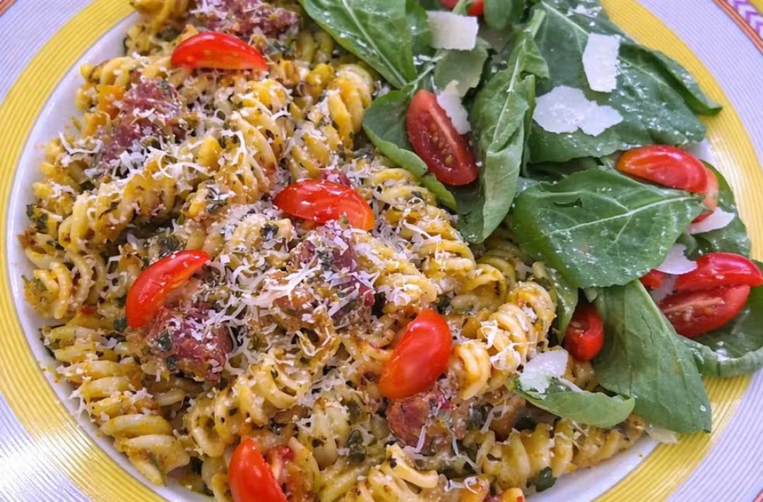 MACARRÃO CREMOSO COM CARNE-SECA E ABÓBORA