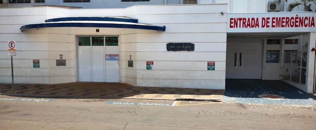 SANTA CASA DE LEME É UM HOSPITAL PARTICULAR QUE VENDE SERVIÇOS MÉDICOS E HOSPITALARES AO MUNICÍPIO