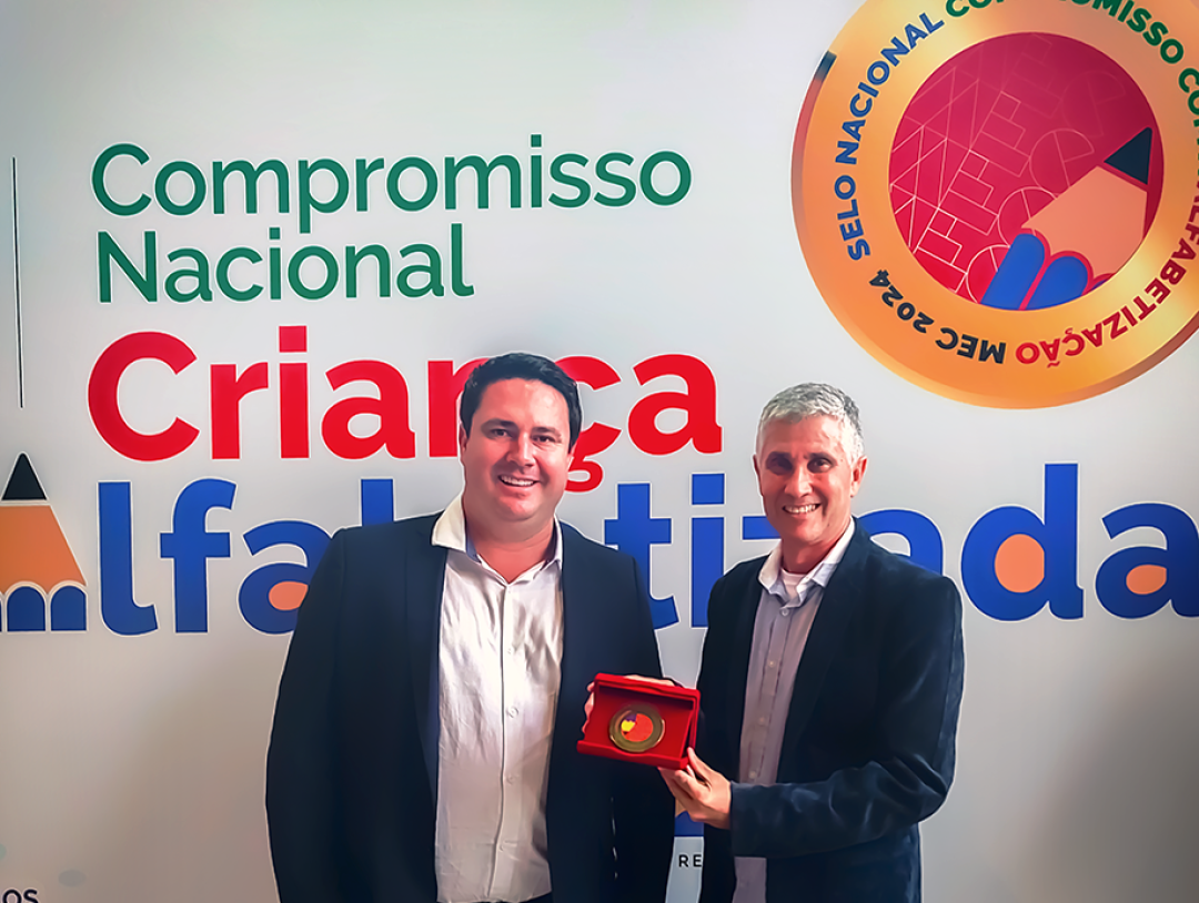 LEME RECEBEU O SELO OURO EM ALFABETIZAÇÃO DO MEC