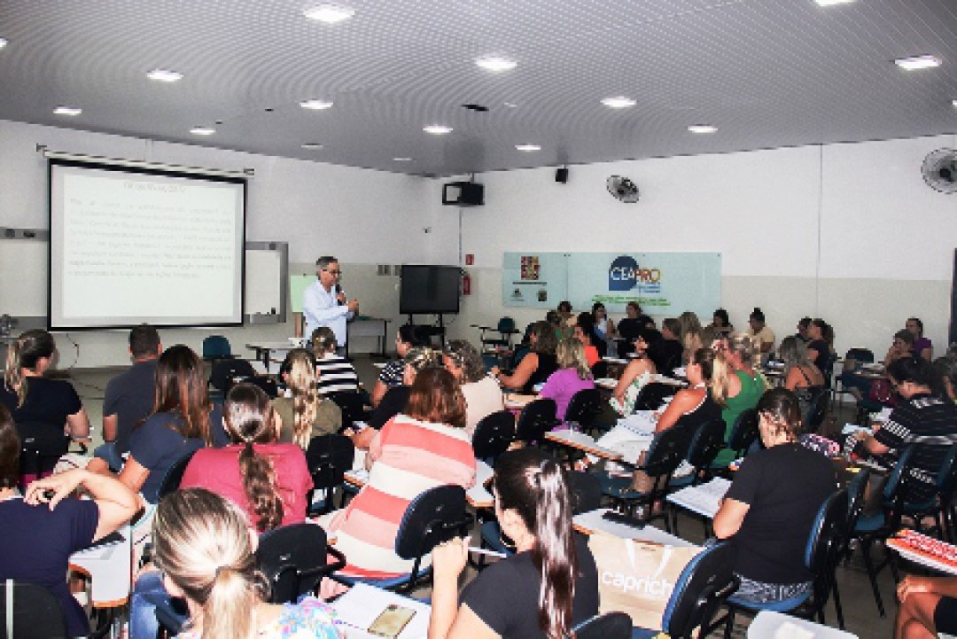 SECRETARIA DE EDUCAÇÃO PROMOVE FORMAÇÃO PARA QUALIFICAR A APLICAÇÃO DE RECURSOS