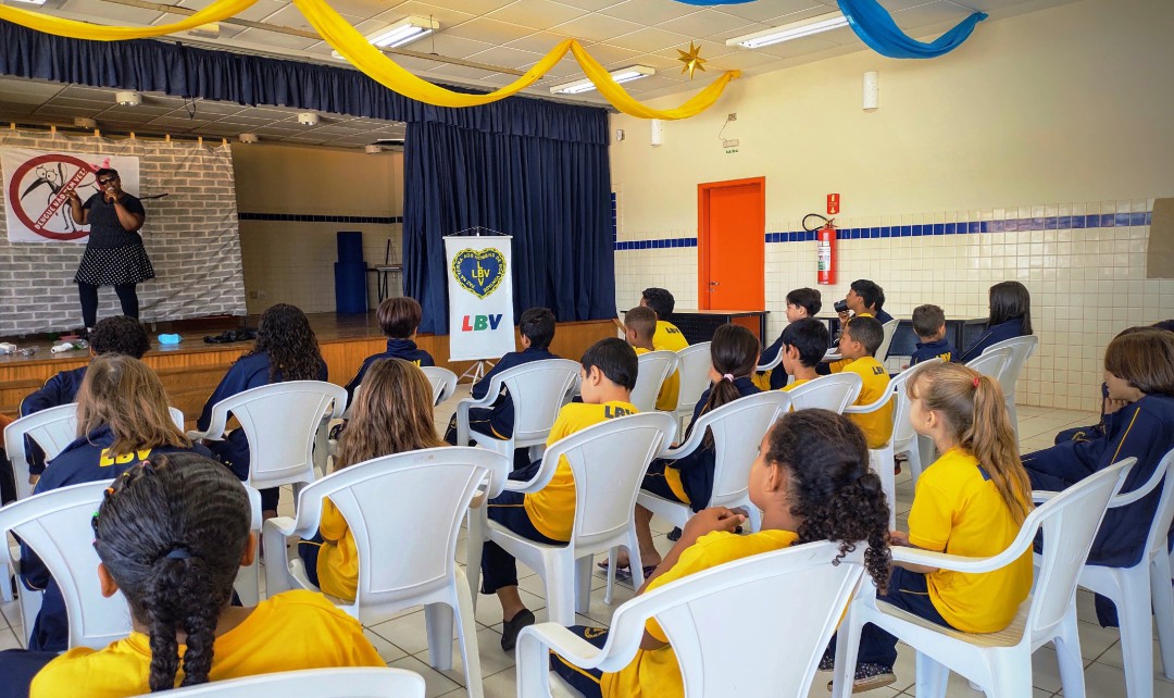ATIVIDADE TEATRAL FOCA A CONSCIENTIZAÇÃO DE CRIANÇAS E ADOLESCENTES