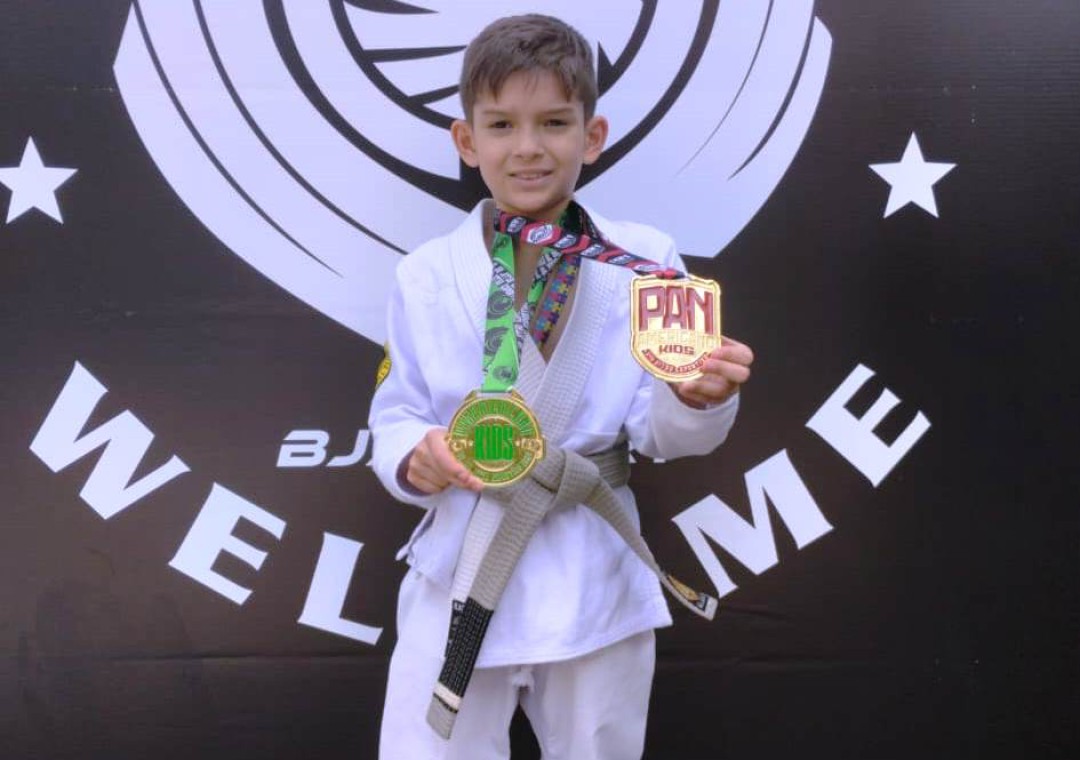 IRMÃOS KALEB E NAUAN BRILHAM NO PAN-AMERICANO DE JIU-JITSU