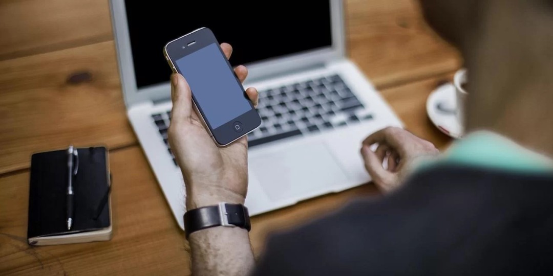 Homens são mais suscetíveis aos golpes na internet, aponta ClearSale