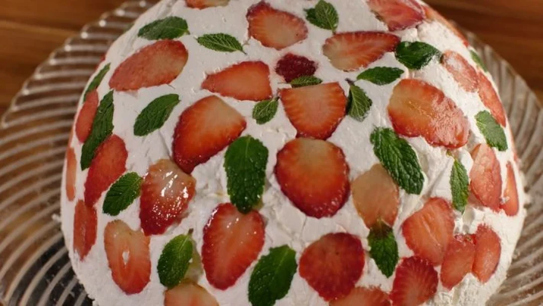BOLO INVERTIDO DE FRUTAS