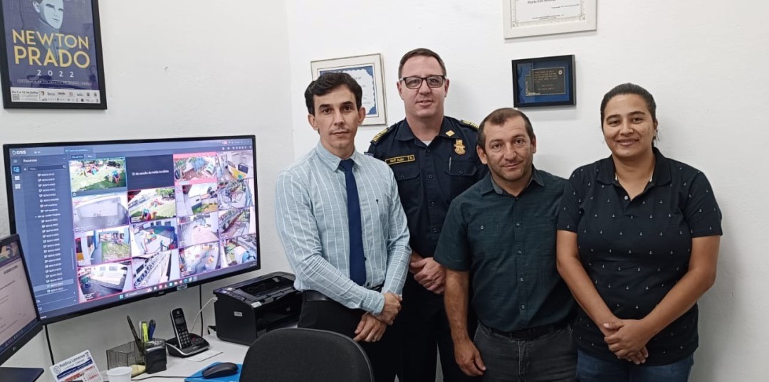Vereadores Ricardinho, Ellan Paixão e Cintia Grossklauss se reúnem com o comandante da Guarda Civil Municipal para discutir a segurança pública de Leme