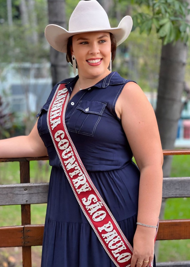 ISADORA SCHMIDT - JOVEM LEMENSE CONQUISTA PRIMEIRO LUGAR EM CONCURSO DE BELEZA ESTADUAL