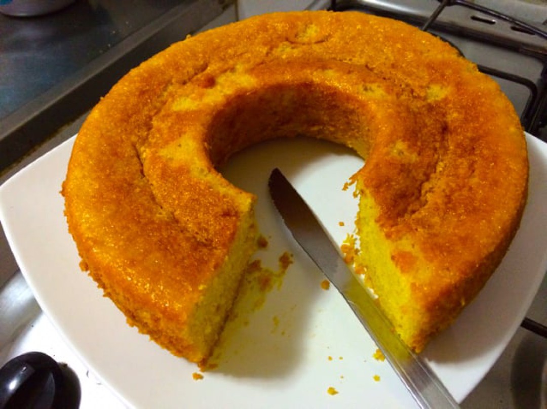 Bolo de milho de lata no liquidificador