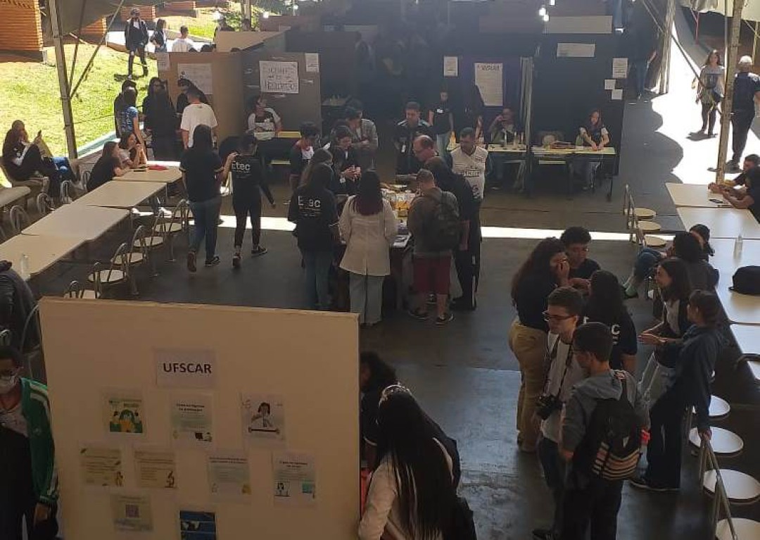 Grande público prestigia a 8ª Feira de Ciências da ETEC “Dep. Salim Sedeh”