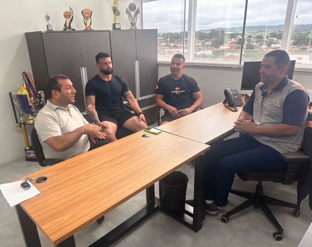 VEREADOR RICARDINHO SE REÚNE COM SECRETÁRIO DE ESPORTES PARA IMPLEMENTAR AULAS GRATUITAS DE JIU JITSU E KARATÊ
