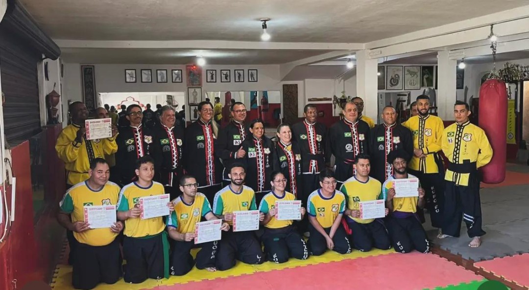 ASSOCIAÇÃO RIBEIRO CONQUISTA NOVOS GRADUADOS E FORTALECE O LI TCHUÓ PA KUNG FU EM LEME