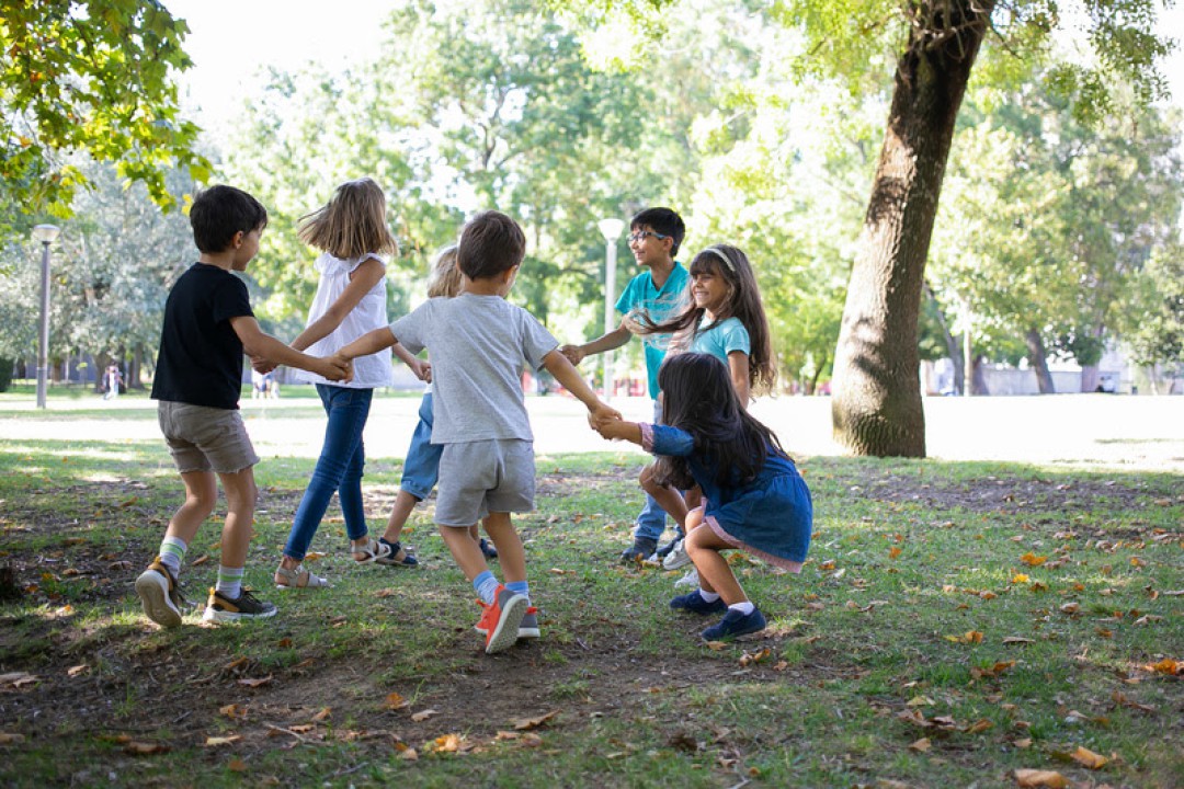 FÉRIAS: 10 BRINCADEIRAS SIMPLES E EDUCATIVAS PARA FORTALECER O VÍNCULO FAMILIAR