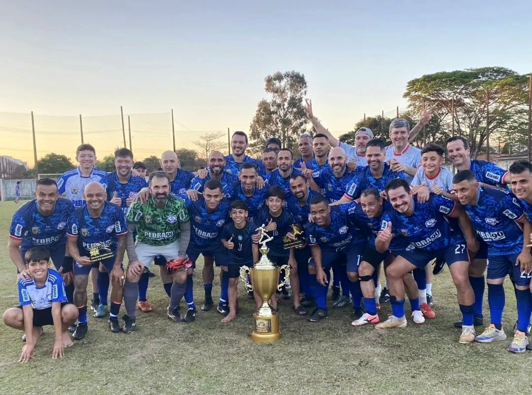 VETERANOS FC CONQUISTA O TÍTULO DA COPA HB MALHARIA 38+