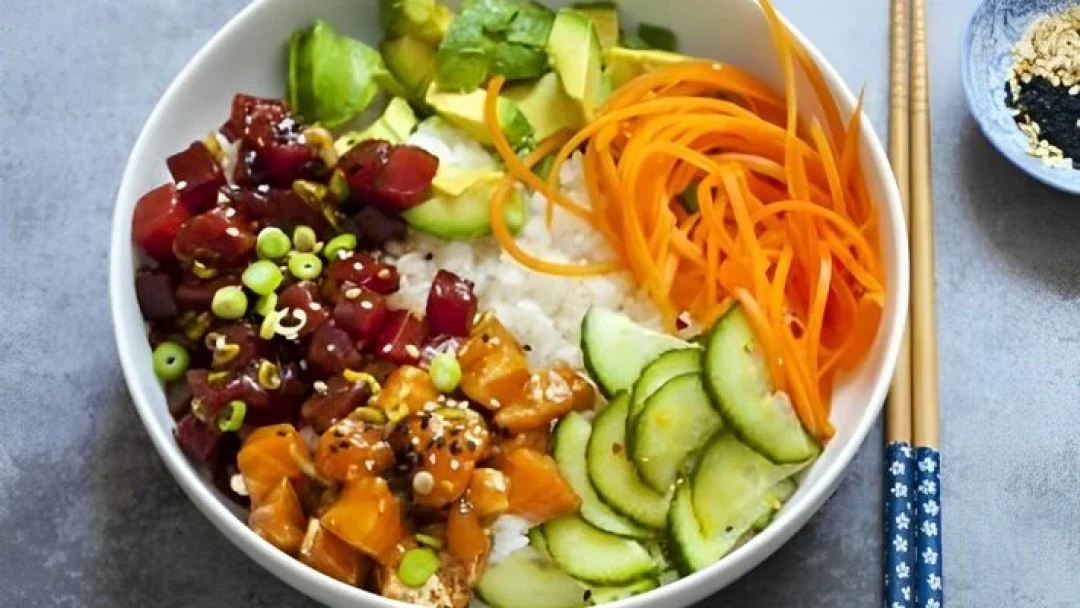 POKE COM SALMÃO E ATUM