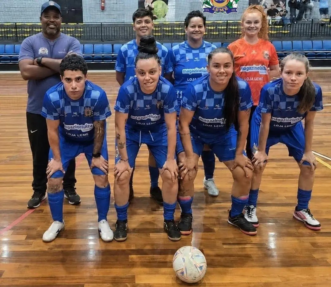 EQUIPE FEMININA DE FUTSAL DE LEME VENCE MAIS UMA E TERMINA PRIMEIRO TURNO NA LIDERANÇA