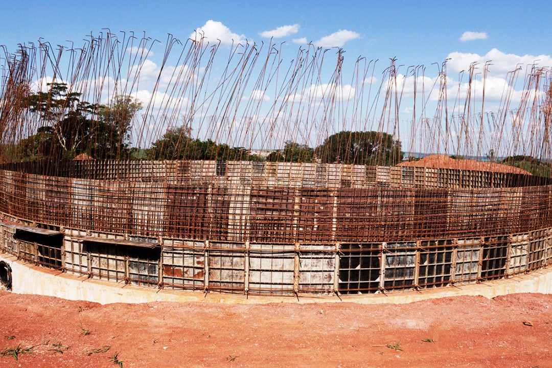 OBRAS DE CONSTRUÇÃO DO NOVO RESERVATÓRIO DE 3 MILHÕES DE LITROS DE ÁGUA NA ESTAÇÃO DE TRATAMENTO DE ÁGUA SEGUEM EM RITMO ACELERADO