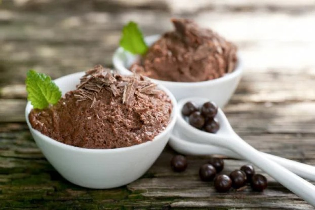 CREME DE BRIGADEIRO COM CHANTILLY