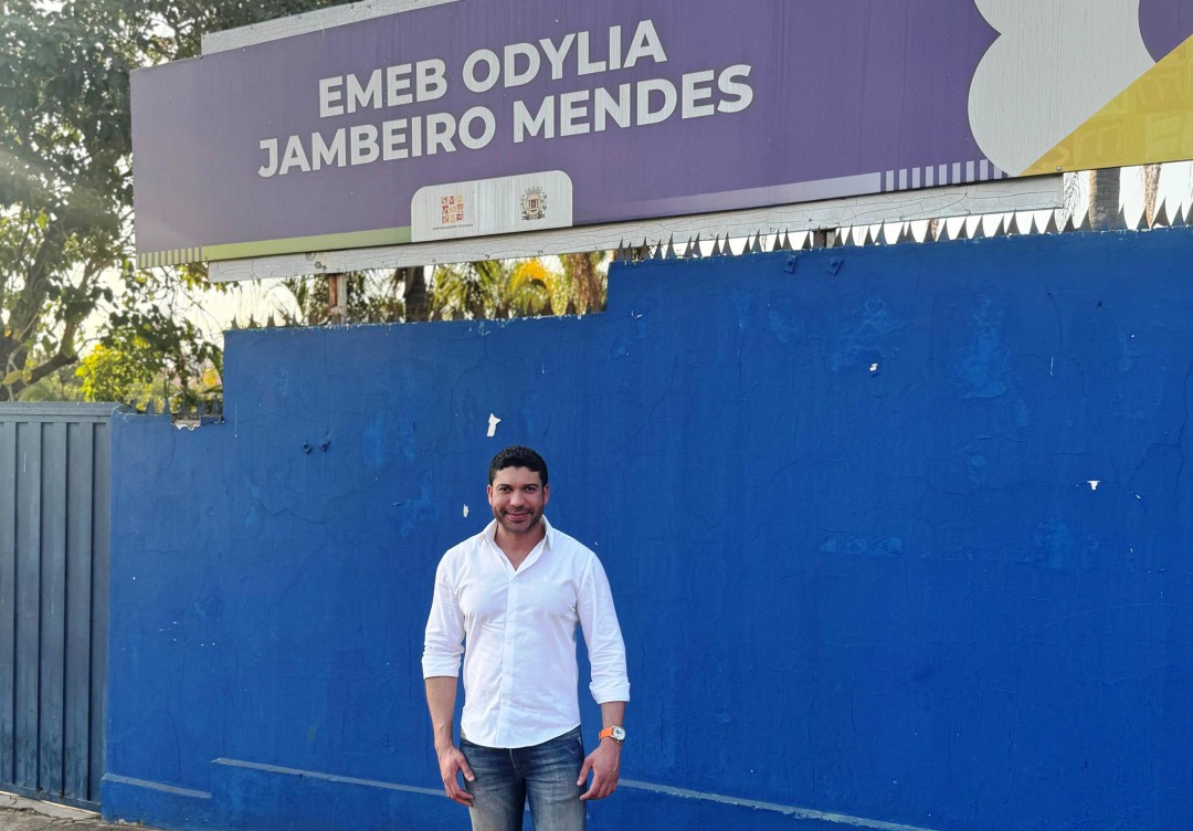 VEREADOR DR. DAVID PEDRÃO VISITA ESCOLAS MUNICIPAIS E COBRA MELHORIAS EM LEME