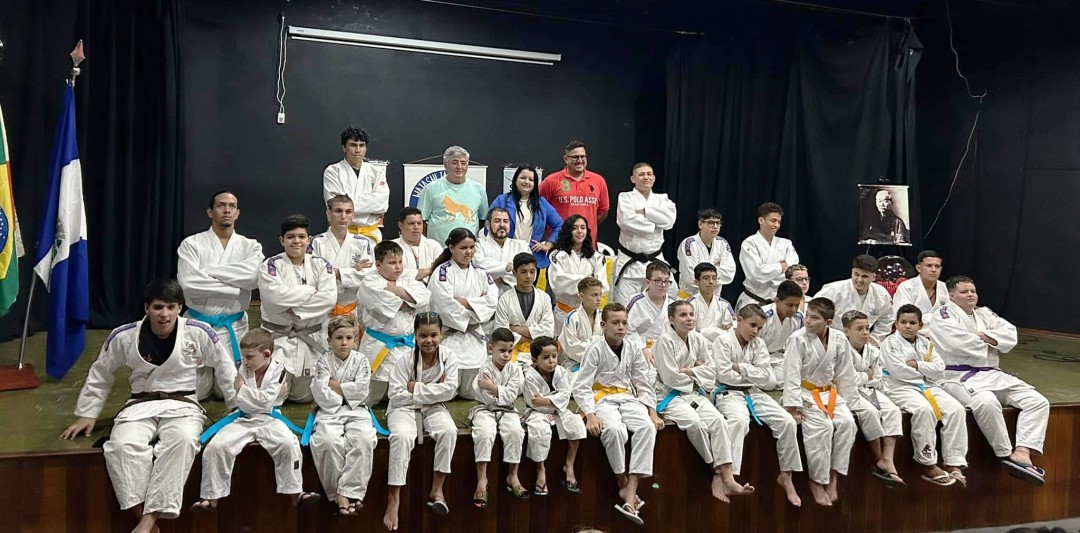 ENTREGA DE FAIXAS DE JUDÔ DA ESCOLA LEMENSE DE JUDÔ