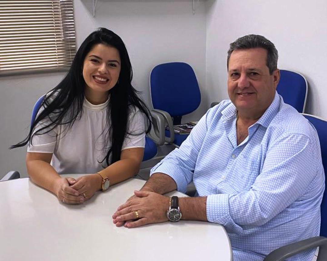 PSICÓLOGA CARINA BLASCKE ANUNCIA PRÉ-CANDIDATURA À VEREADORA DE LEME