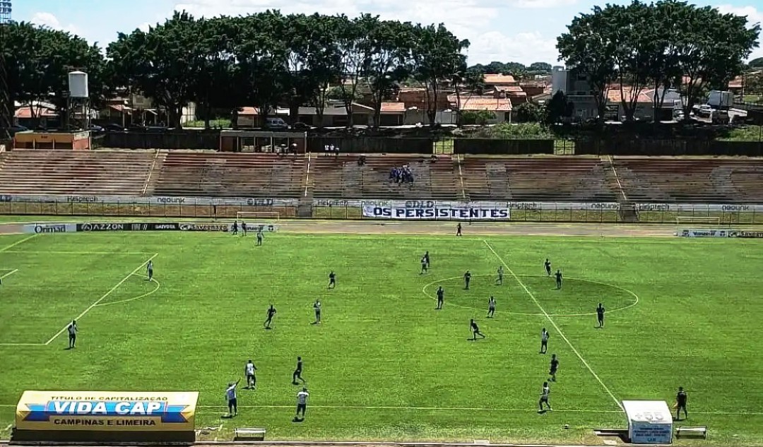 LEMENSE É DERROTADO EM SEU PRIMEIRO TESTE PARA 2026