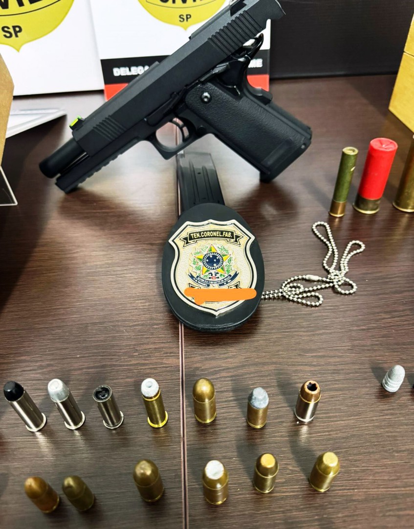 POLÍCIA CIVIL DE LEME PRENDE EMPRESÁRIO QUE SE PASSAVA POR MILITAR E GUARDAVA MUNIÇÕES DE USO RESTRITO