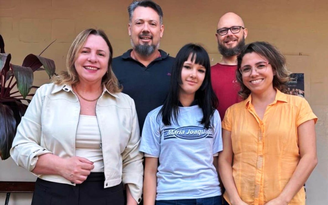 ALUNA DA ESCOLA MARIA JOAQUINA DE ARRUDA É DESTAQUE EM SELEÇÃO PARA INTERCÂMBIO E REPRESENTARÁ LEME NA AUSTRÁLIA EM 2026