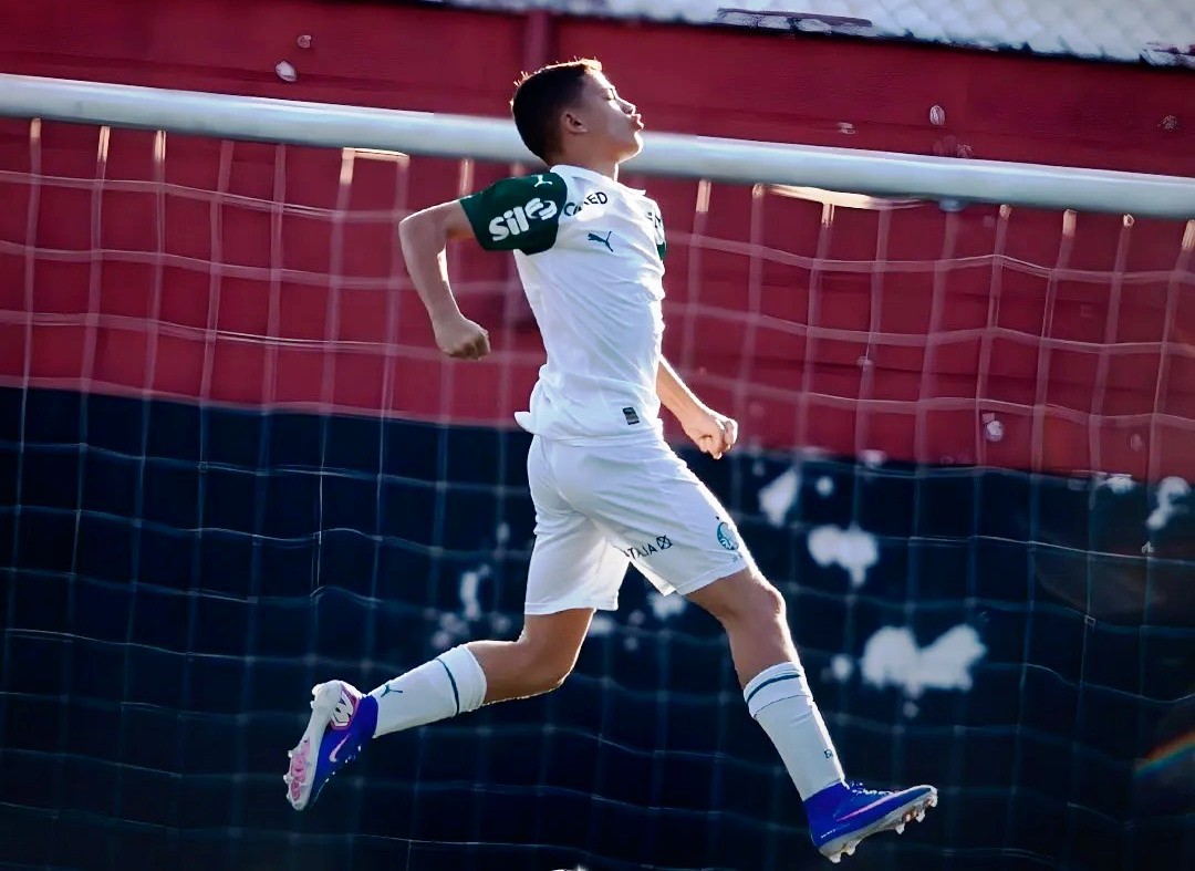 ARTHUR CAMARGO BRILHA COM DOIS GOLS NA ESTREIA DO PALMEIRAS SUB-12