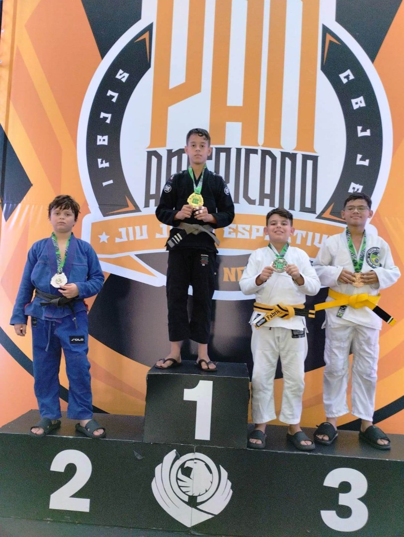 NAUAN E KALEB PARTICIPAM DE CAMPEONATO E SÃO CAMPEÕES