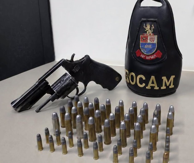 ARMA FURTADA HÁ MAIS DE 10 ANOS É ENCONTRADA DURANTE LIMPEZA DE RESIDÊNCIA EM LEME